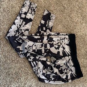 abstract print under armor  leggings